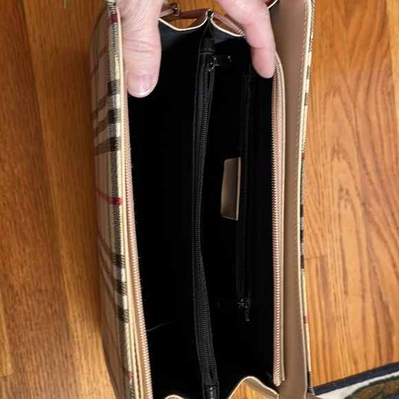 Burberry patterned purse - Picture 2 of 4